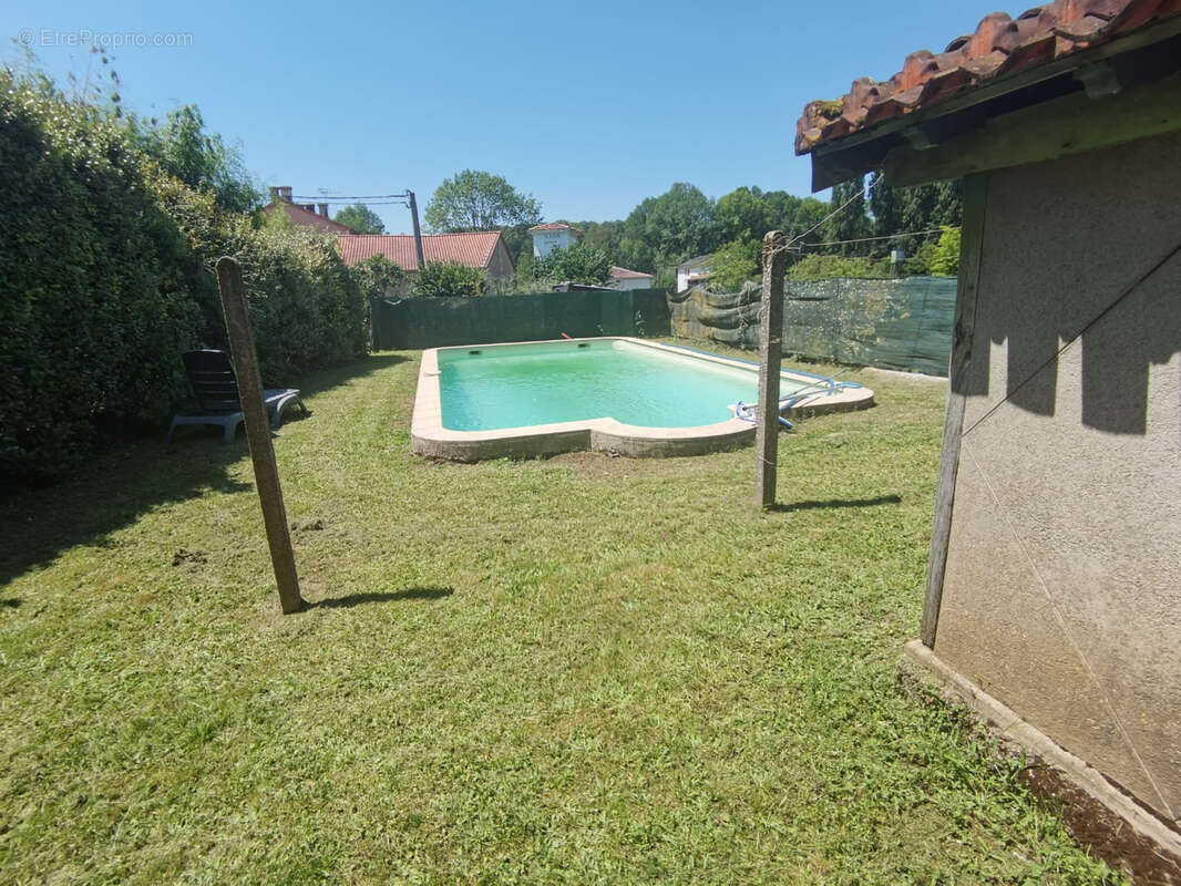 Maison à CHASSENEUIL-SUR-BONNIEURE