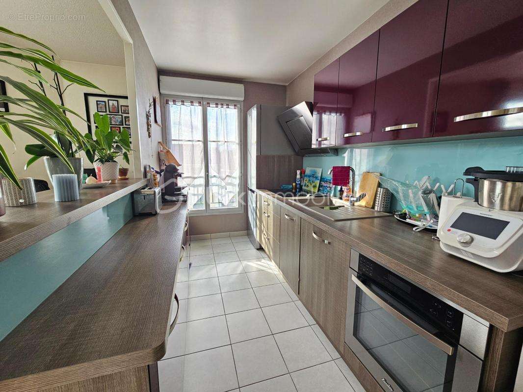 Appartement à VAUJOURS