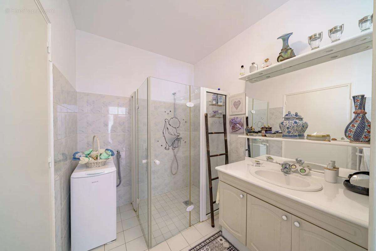 Maison à CUGES-LES-PINS