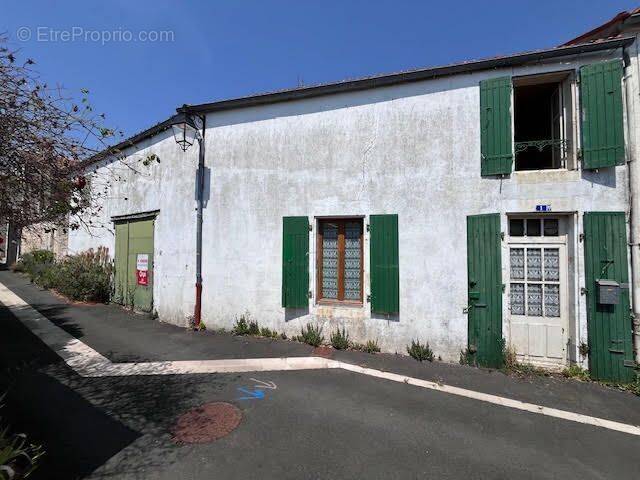 Maison à THAIRE