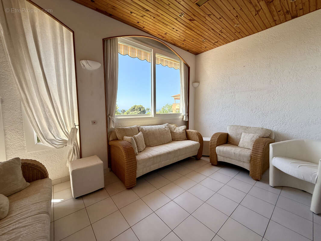 Appartement à ROQUEBRUNE-CAP-MARTIN