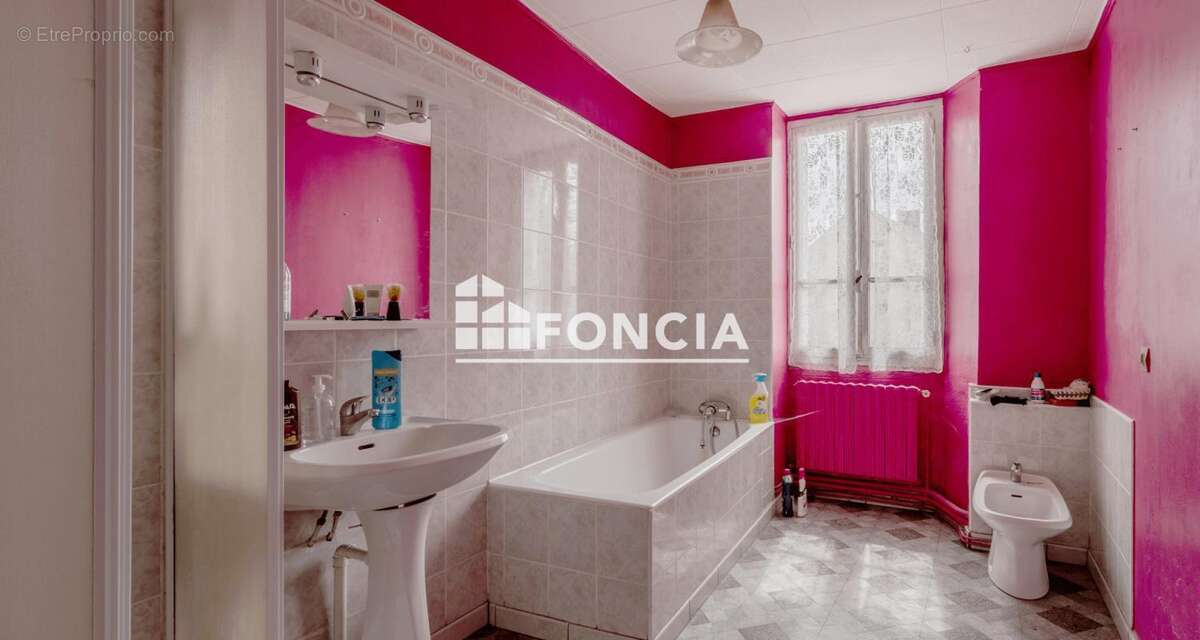 Maison à SILLE-LE-GUILLAUME