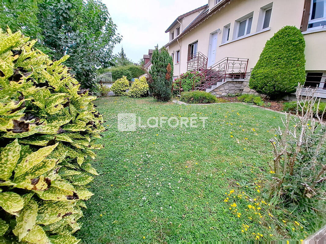 Appartement à BAILLY-ROMAINVILLIERS