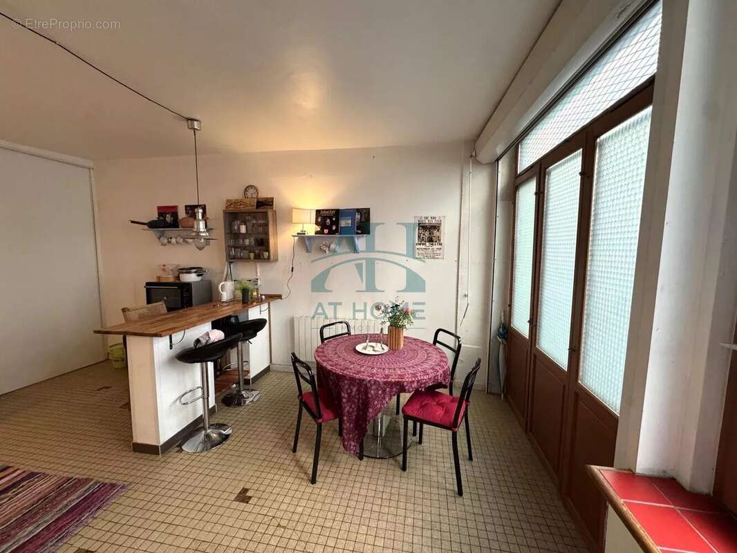 Appartement à PARIS-10E