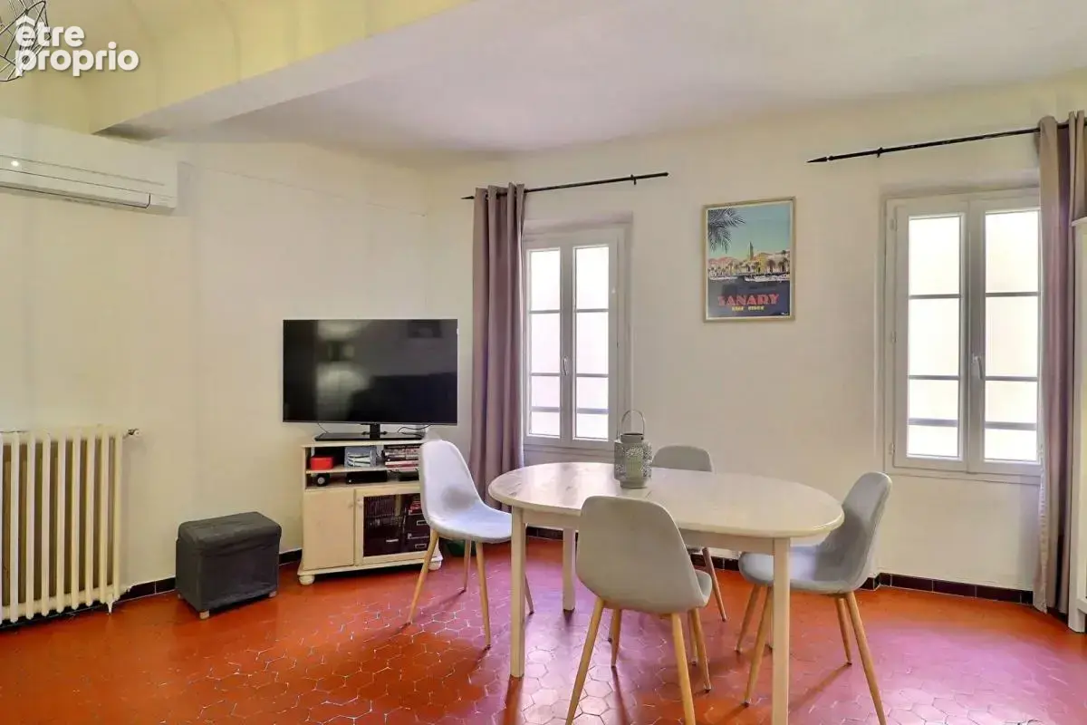 Centre ville sanary sur mer - appartement de type 3 - - photo 3