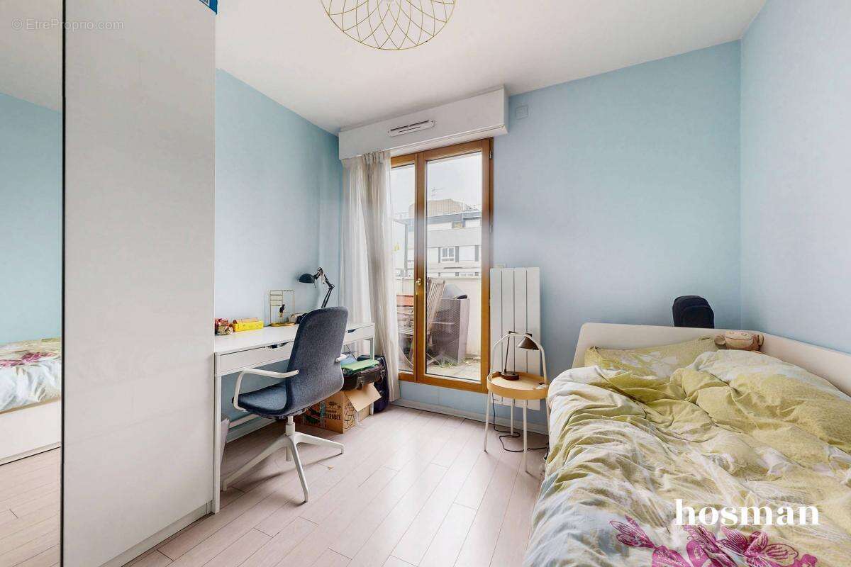 Appartement à COURBEVOIE