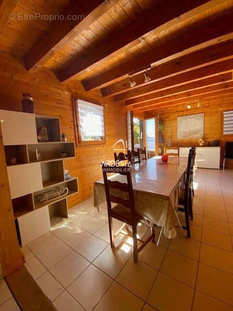 Maison à LE CHATEL