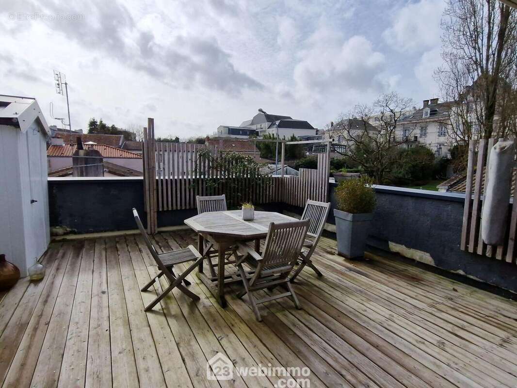 Belle terrasse exposée sud. sans vis-à-vis. - Appartement à LA ROCHE-SUR-YON