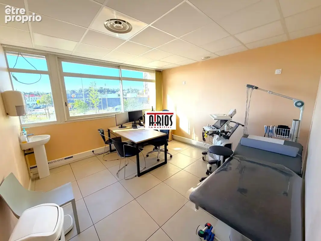 Commerce 62 m² à vendre à La Valette-Du-Var (83160) - photo 2