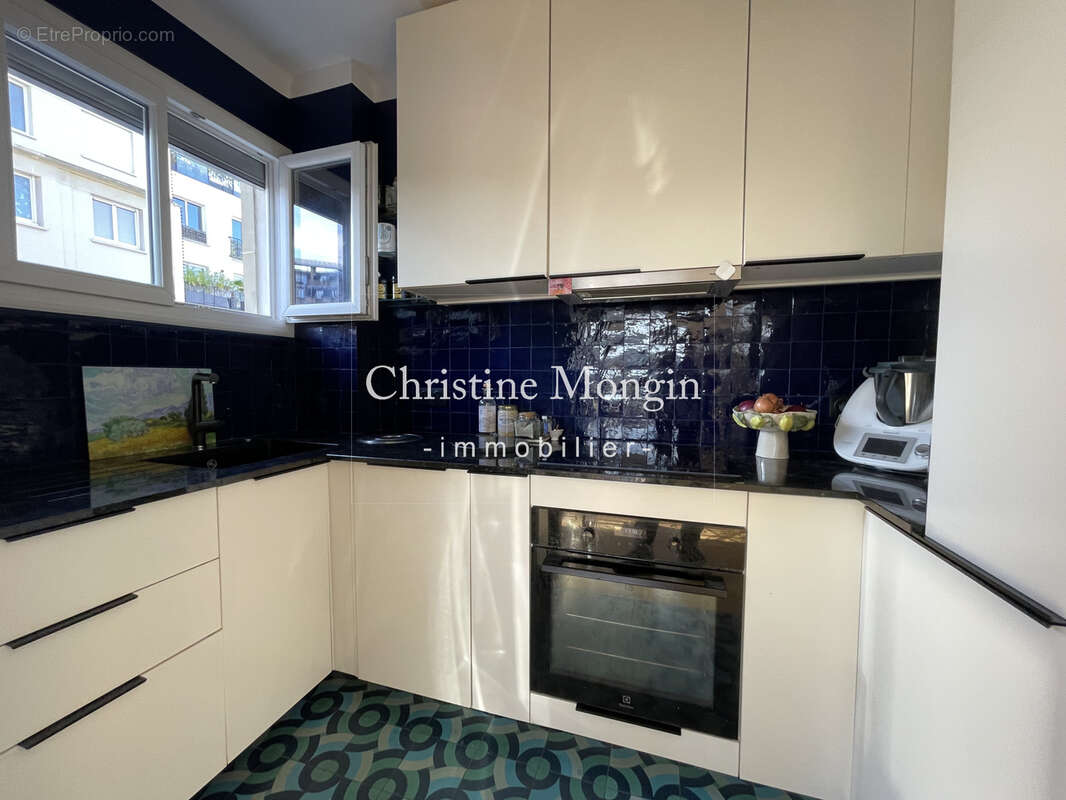 Appartement à NEUILLY-SUR-SEINE