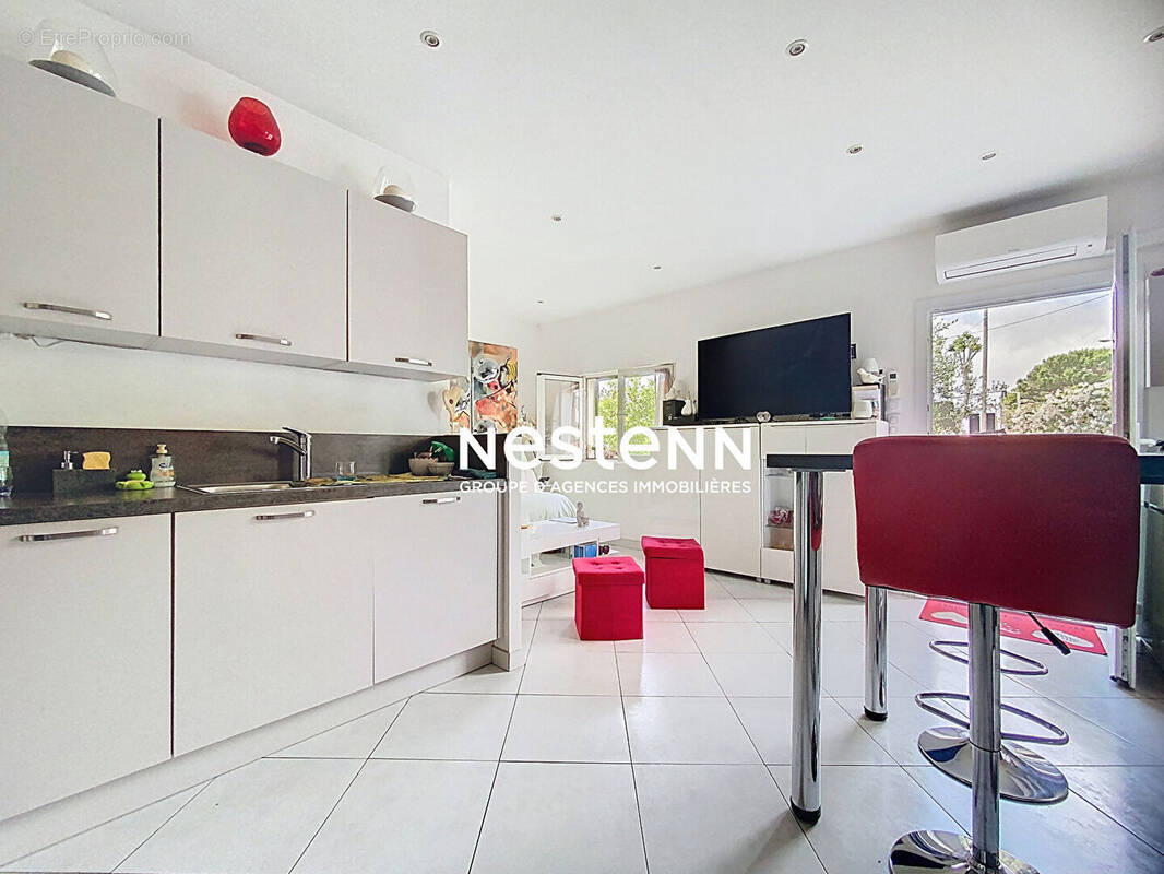 Appartement à VALLAURIS