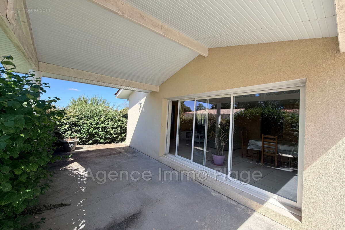 Maison 137 m² à Civrac-En-Medoc  - photo 3