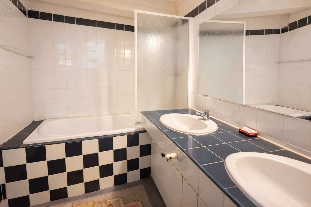 Maison à POURRIERES