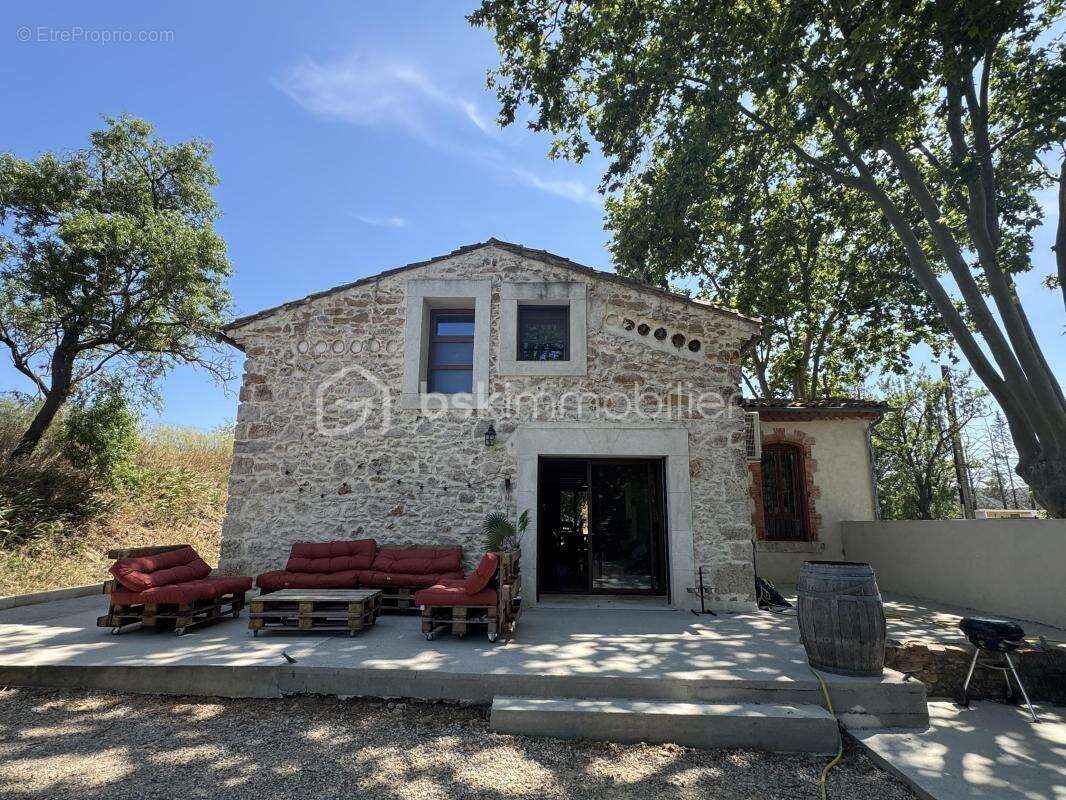 Coup de cœur ** maison en pierre rénovée ** environ 3 225 m² de terrain ** piscine ** sans vis-à-vis ** beau potentiel ** - photo 3