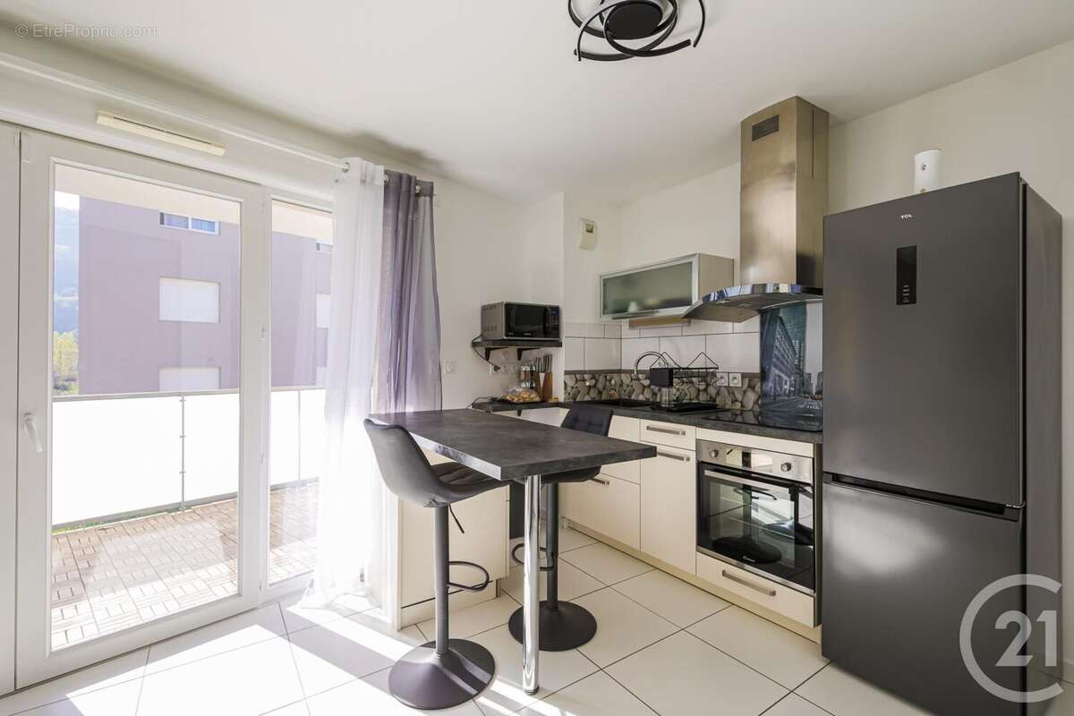 Appartement à SAINT-MARTIN-D'HERES