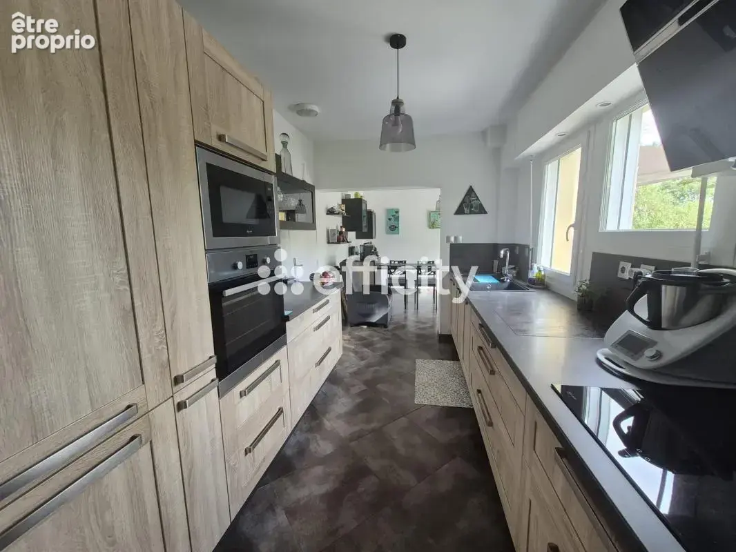 Maison 174 m² à Confolens  - photo 5