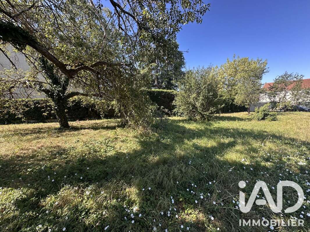 Terrain 897 m² à Saintry-Sur-Seine  - photo 6
