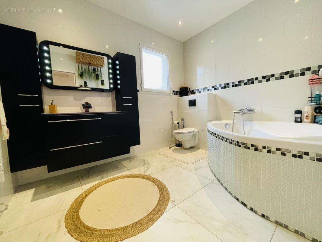 Maison à JANNEYRIAS