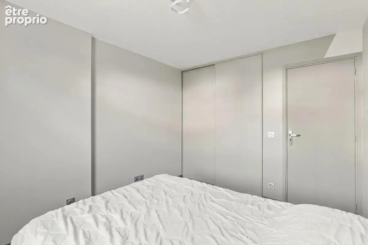Appartement 4 pièces de 80 m² à Ville-la-Grand - Parking - Terrasse - photo 13