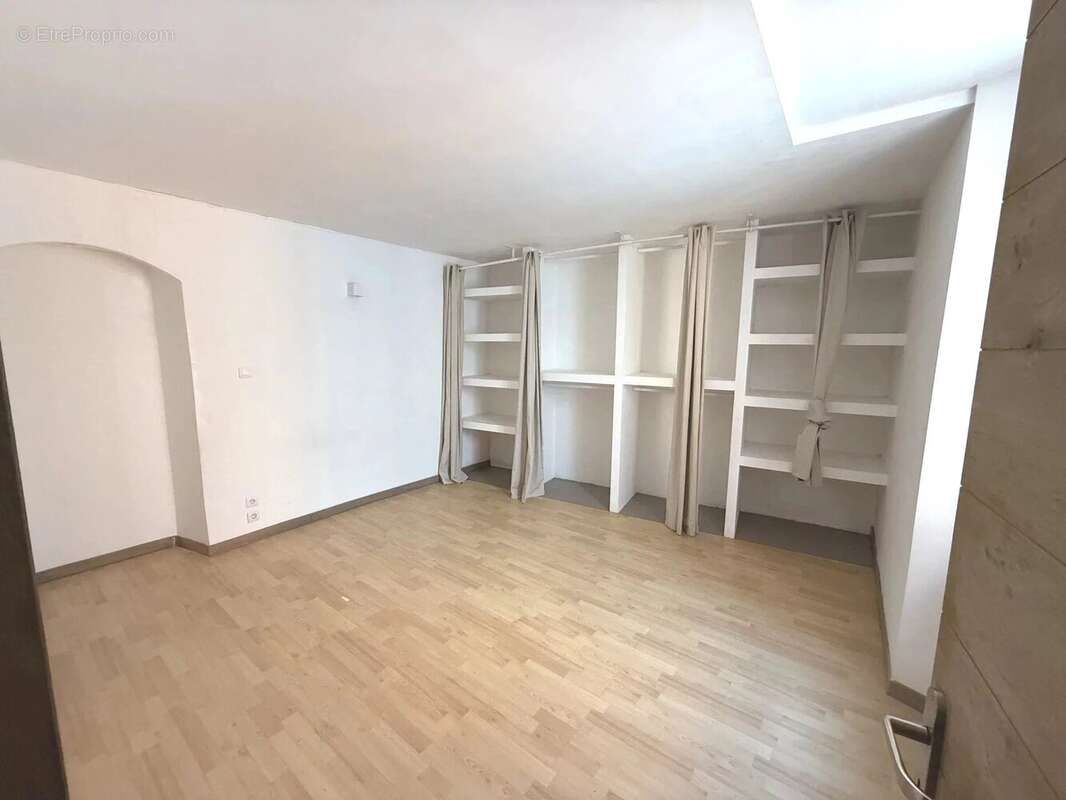 Appartement à TOURVES