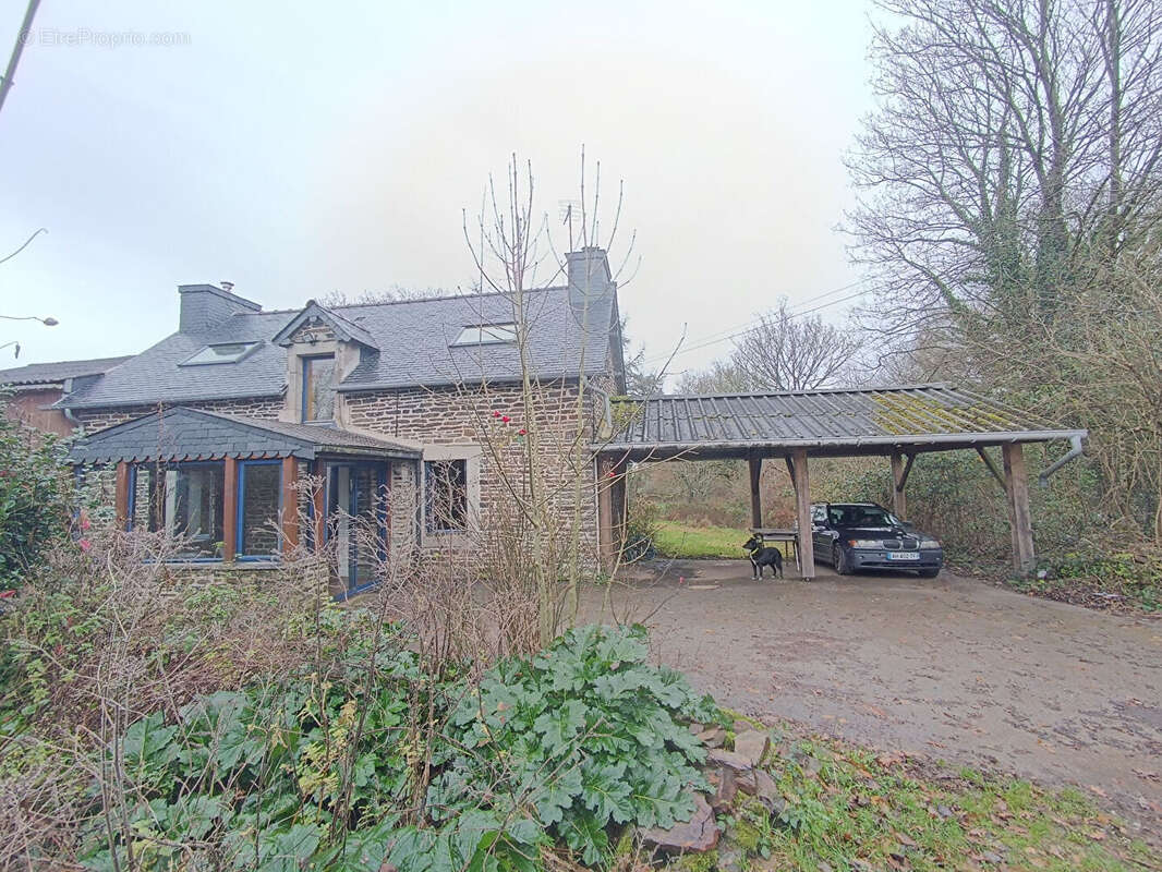 Maison à LESCOUET-GOUAREC