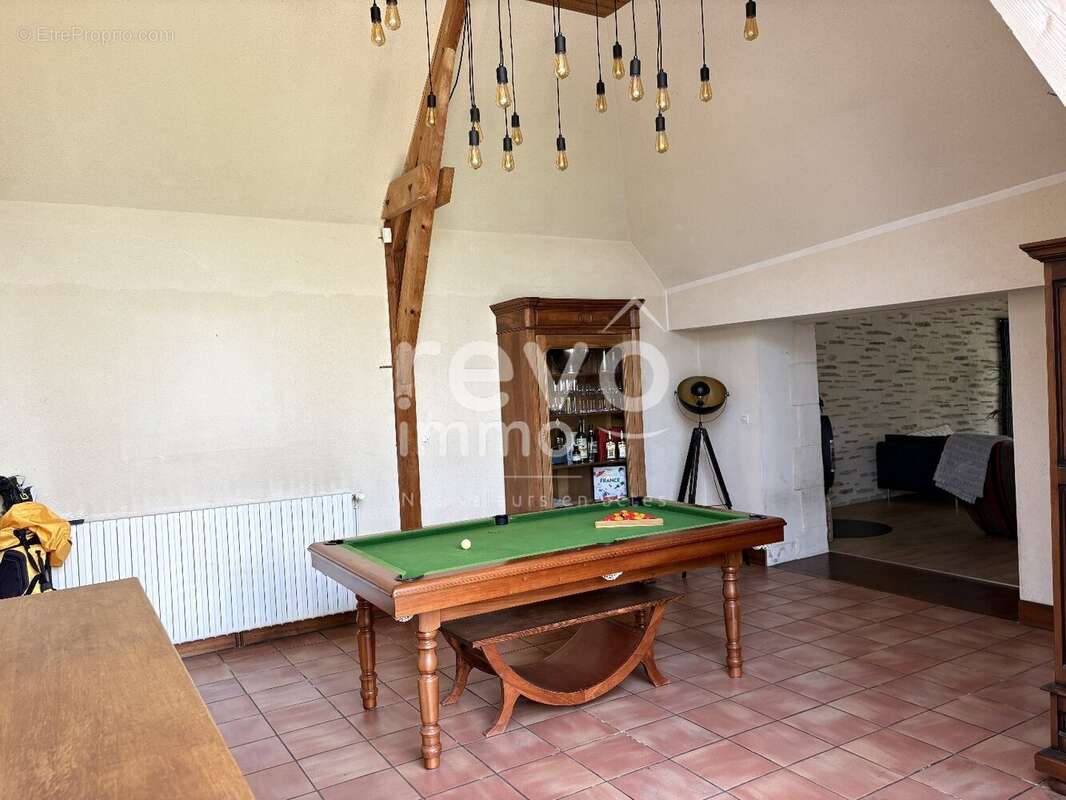 Maison à SAINT-LAMBERT-DU-LATTAY