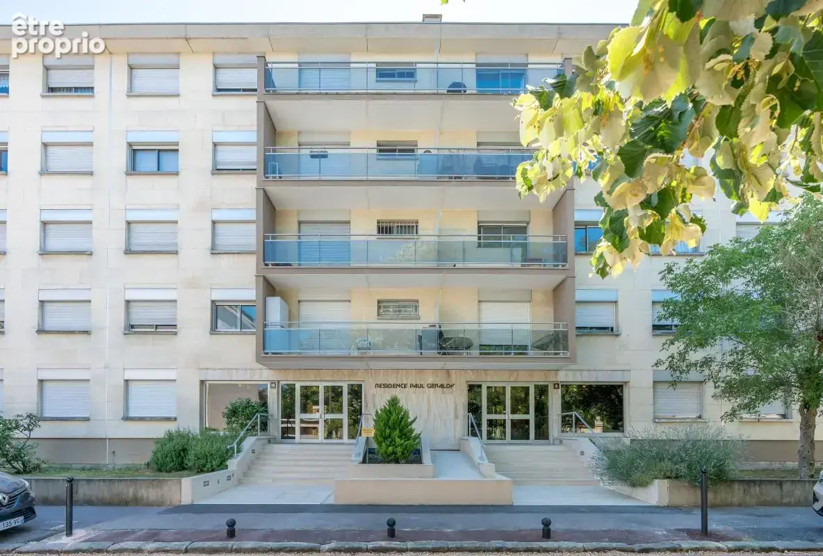 Appartement à SAINT-MAUR-DES-FOSSES