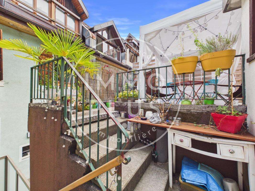 Vente - Appartement - 3 pièces + cuisine - 62,48 m² - 274 000 € - photo 6