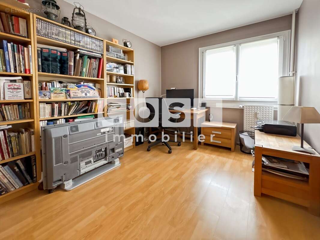 Appartement à GENNEVILLIERS