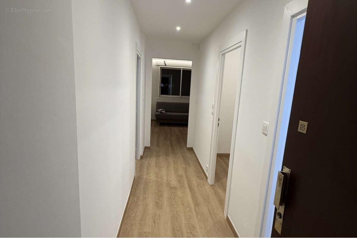 Appartement à VALLAURIS