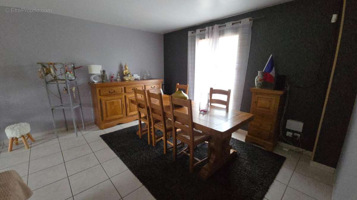 Maison à CHERISY