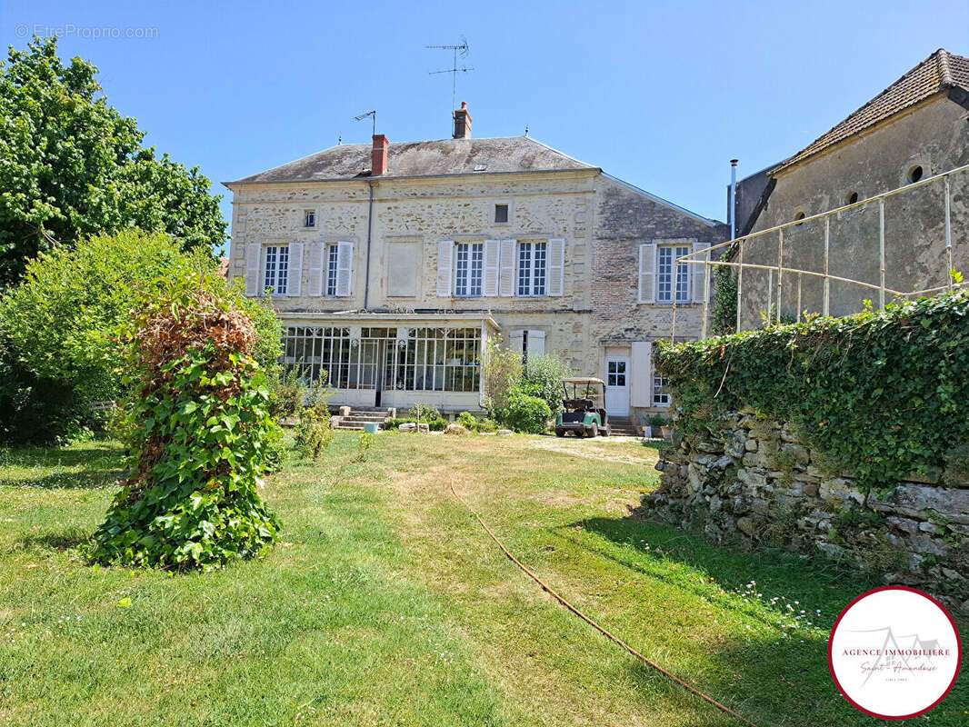 Maison à BRUERE-ALLICHAMPS