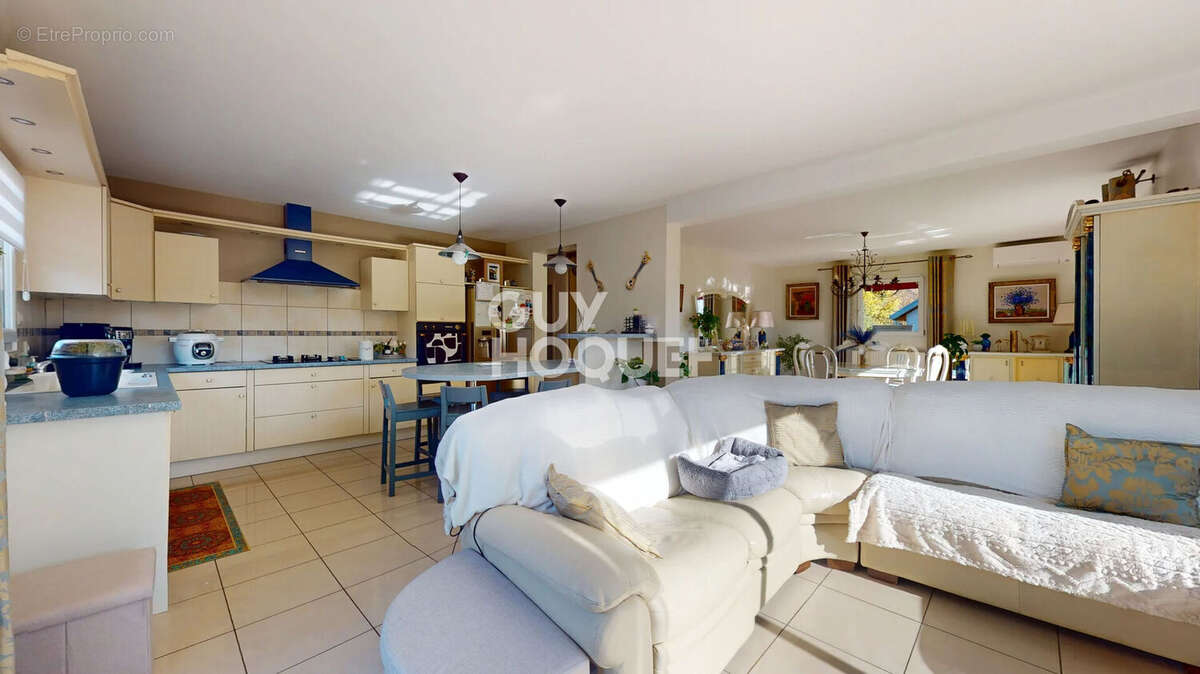 Maison à PORT-SUR-SAONE