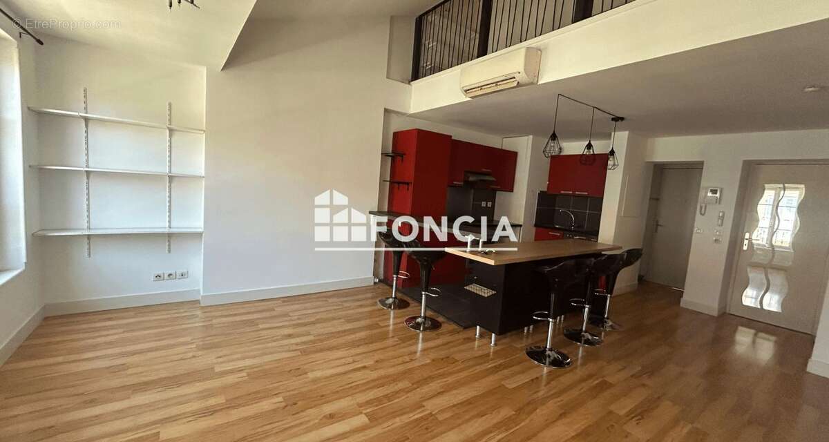 Appartement à MARSEILLE-2E