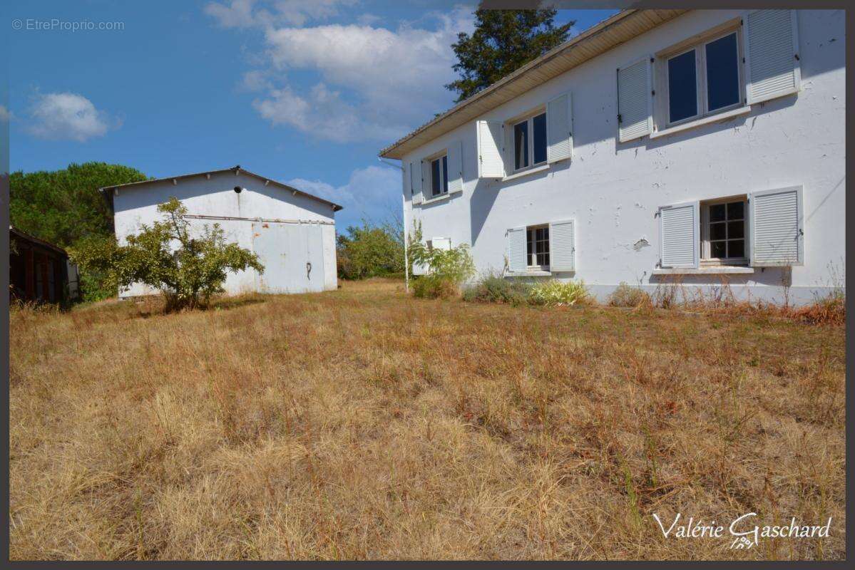 Saint seurin sur l'isle -Maison 4 chambres + sous sol total, grange et terrain - photo 4