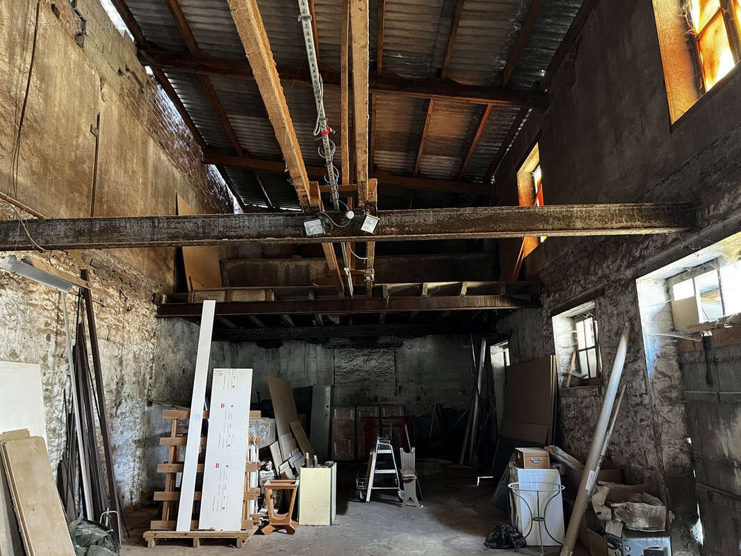 Commerce à SAINT-JUNIEN