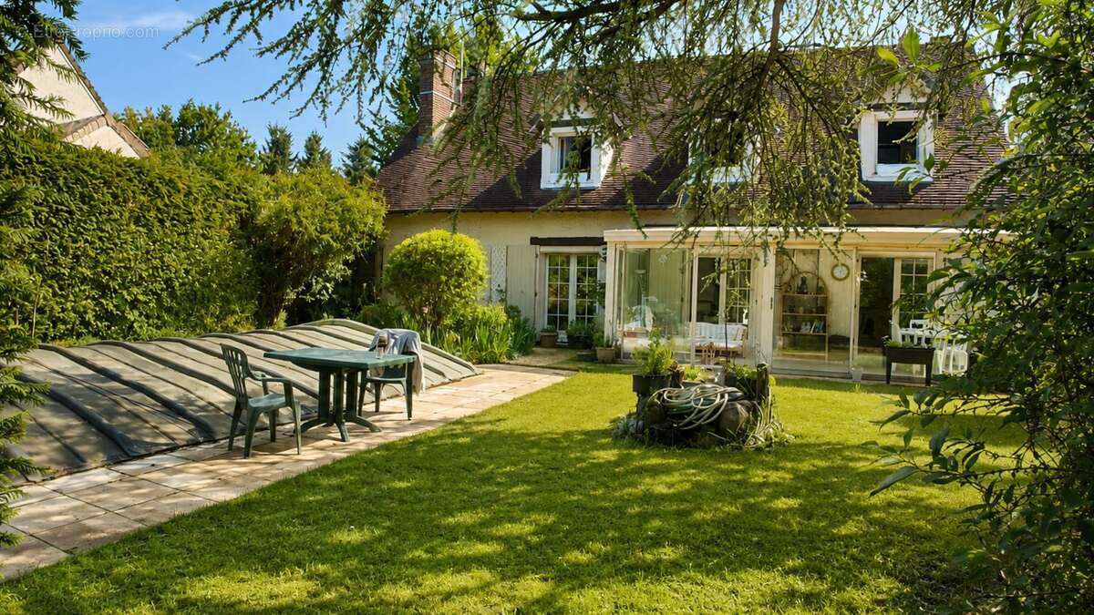 Maison à CLAIREFONTAINE-EN-YVELINES
