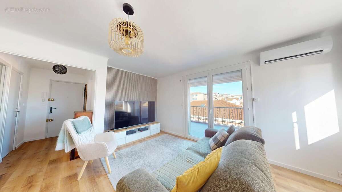 Appartement à PORT-DE-BOUC