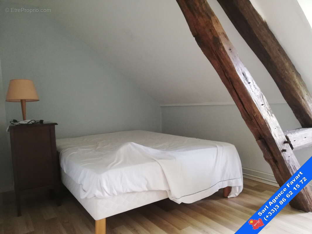 Maison à LA FERTE-LOUPIERE