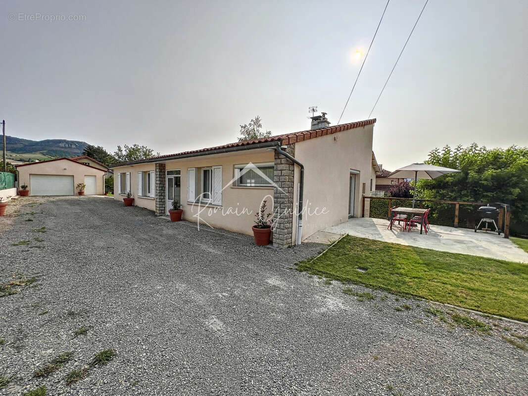 Maison plain pied type 5 de 140 m2 refaite à neuve sur son terrain divisible de 1358 m2 - photo 3