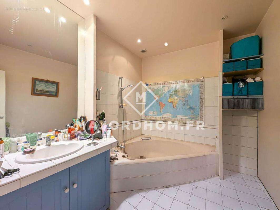 Appartement à MARSEILLE-1E