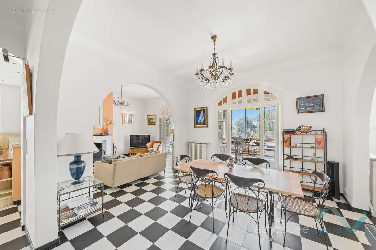 Maison à HYERES
