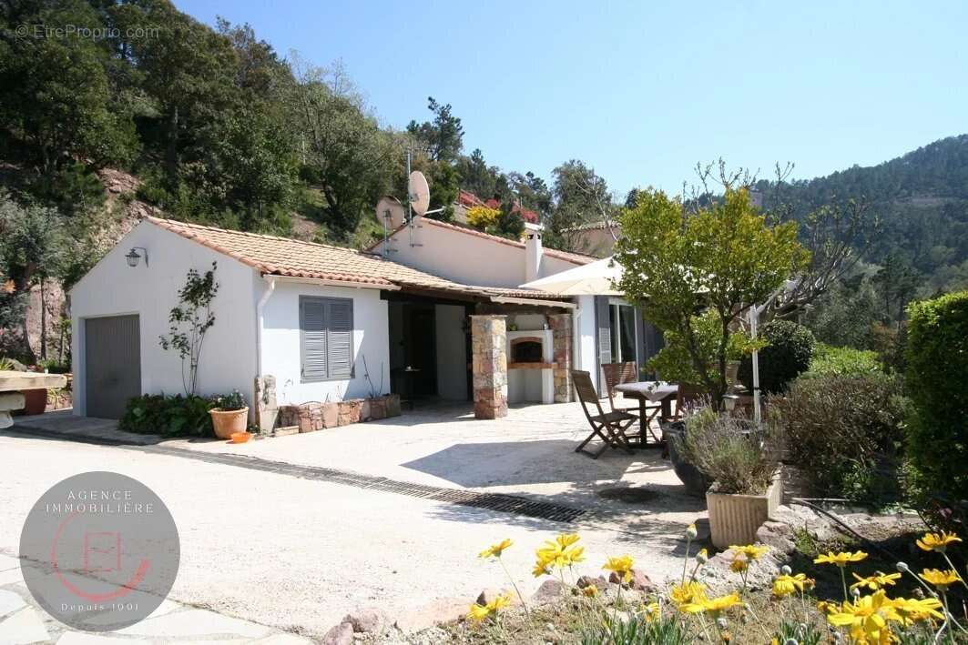 Maison à MANDELIEU-LA-NAPOULE