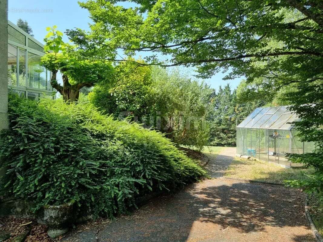 Maison à VARENNES-VAUZELLES