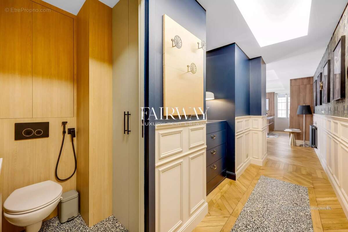 Appartement à PARIS-17E