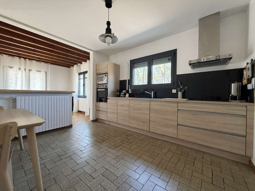 À seulement 3 km de Labrit   Maison de plain-pied alliant confort et modernité - photo 4