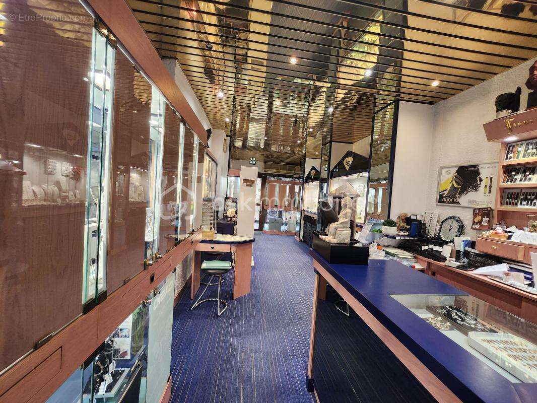 Fonds de commerce d'une bijouterie centre ville d'Auray - photo 10