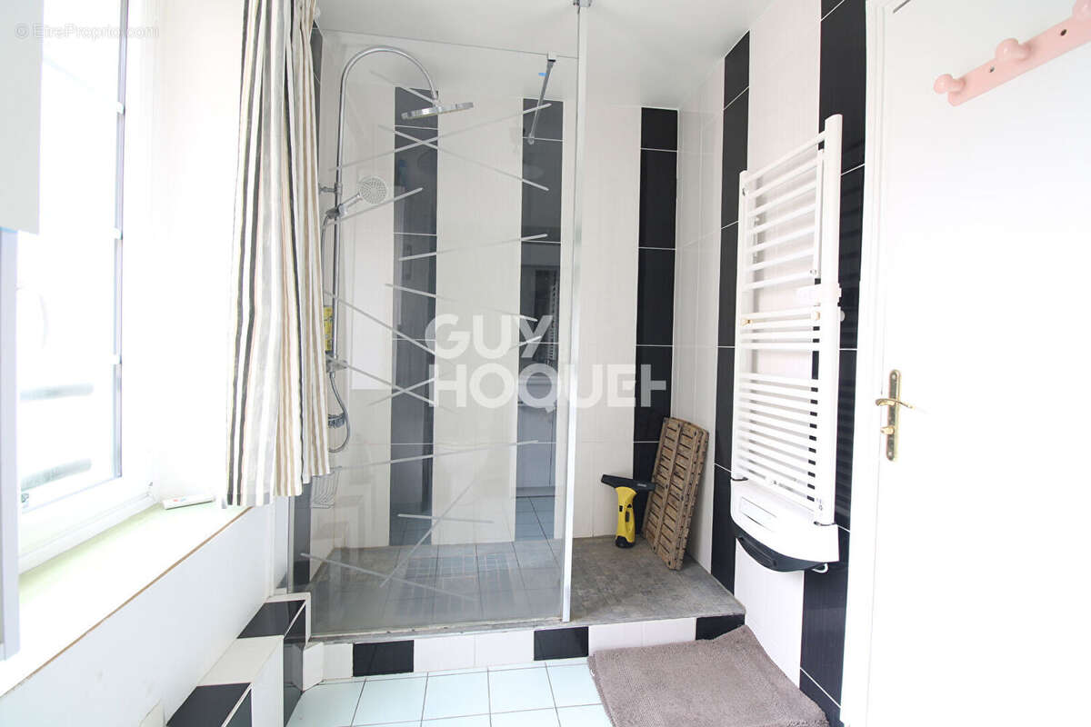 Appartement à BRIE-COMTE-ROBERT