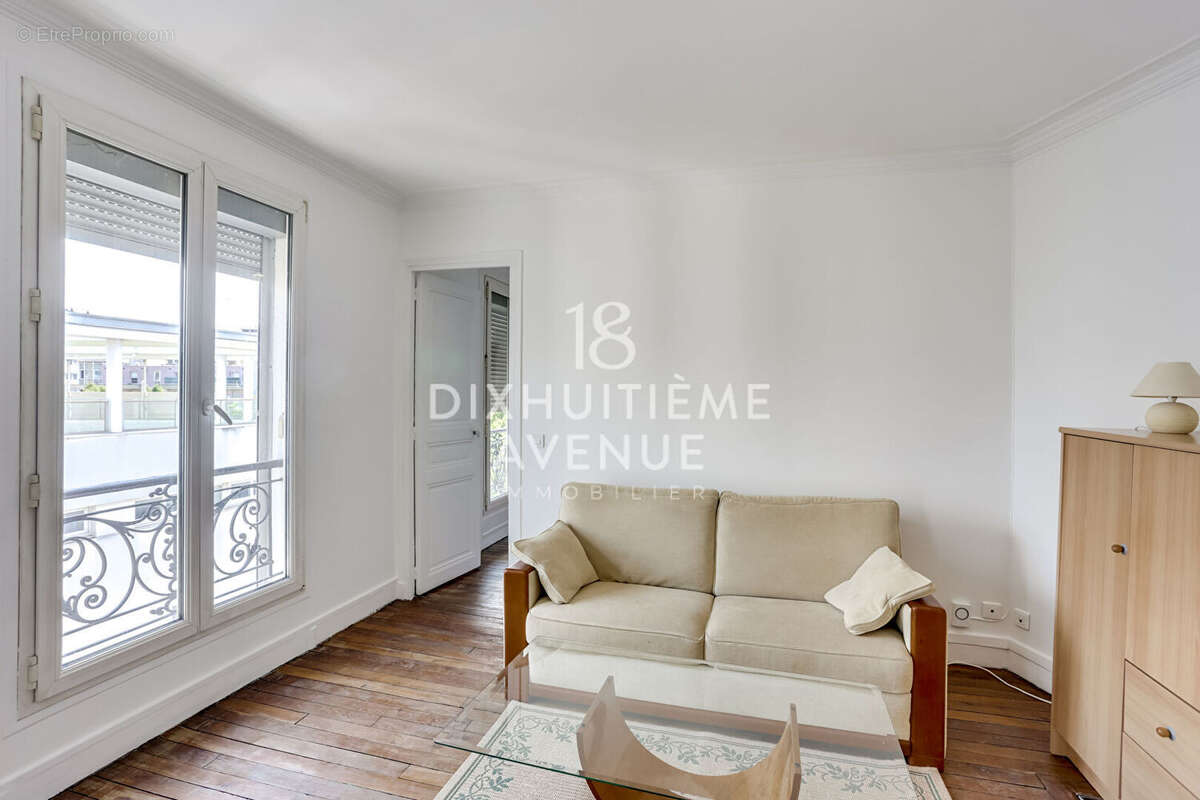 Appartement à PARIS-18E