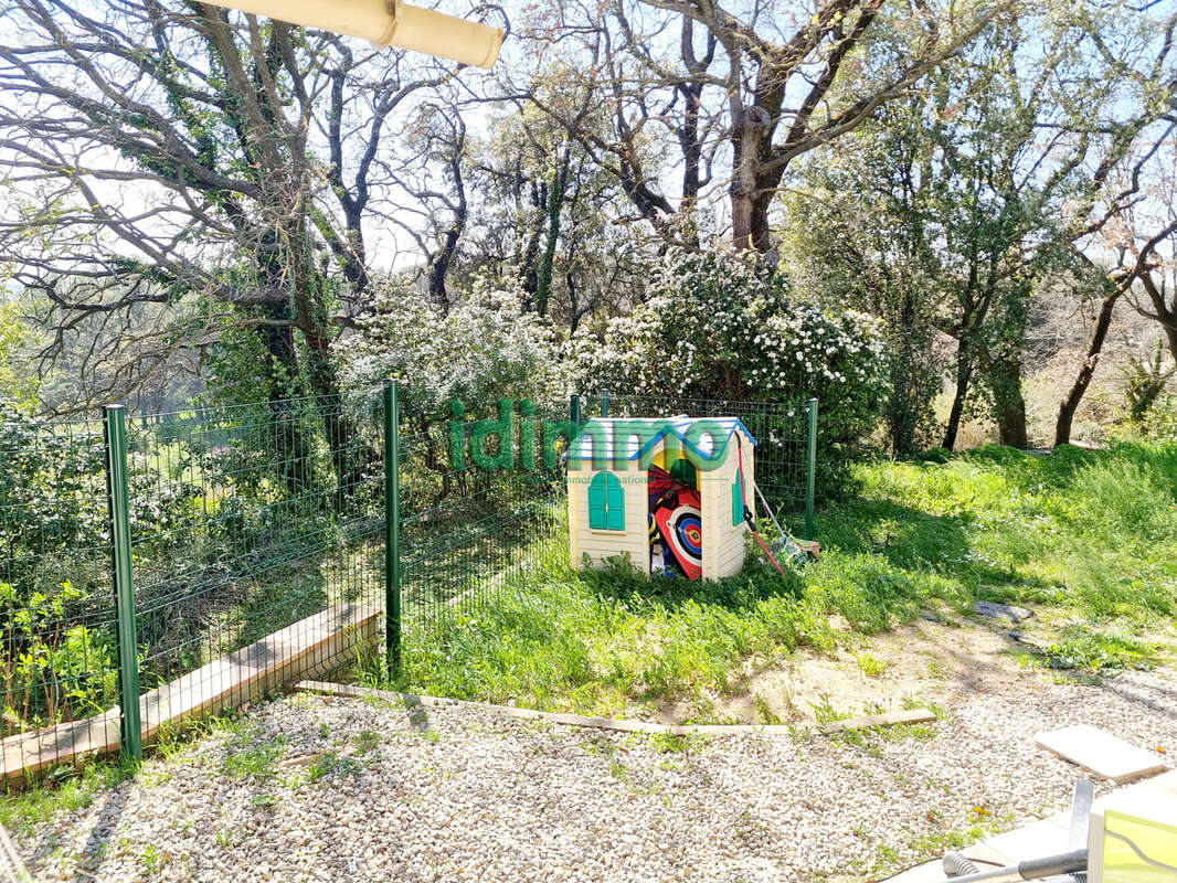 Affaire Draguignan F2 en rez de jardin avec jardin 200m et 2 places de parking 159000€ crn2378 dpe d - photo 4